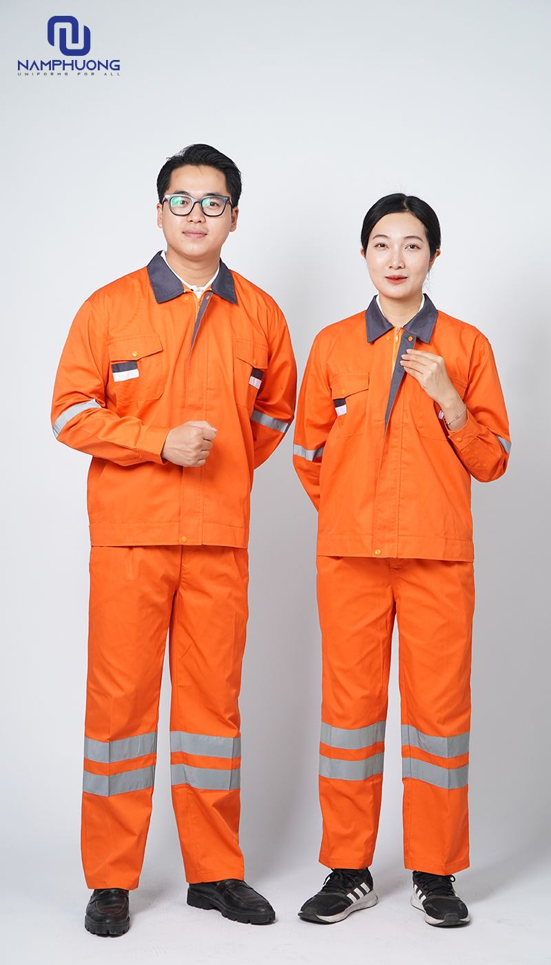 Áo bảo hộ kỹ sư dạng áo jacket hoặc áo khoác được sử dụng rất phổ biến