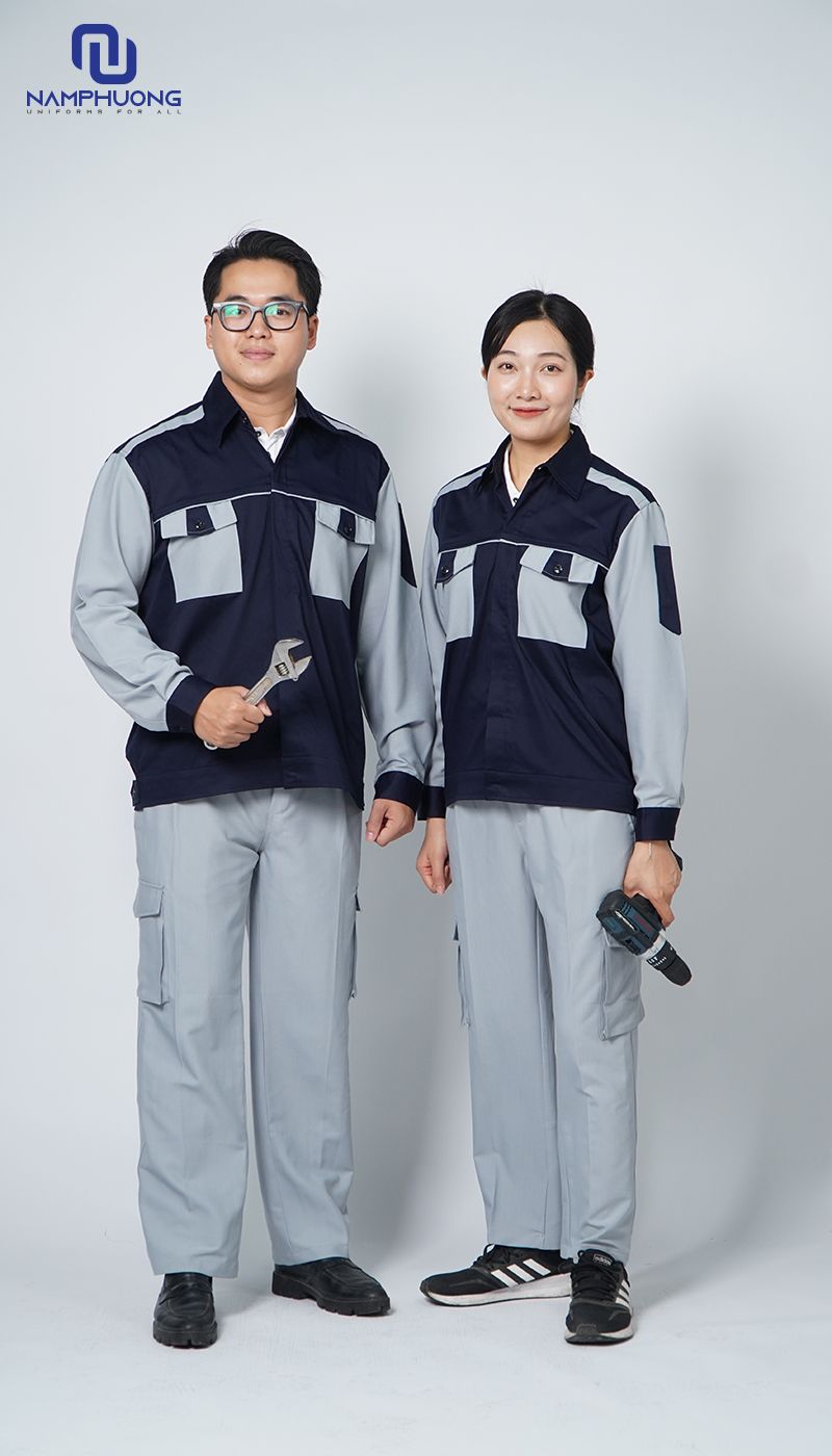 Hiện nay áo công nhân may sẵn có nhiều kiểu dáng thiết kế